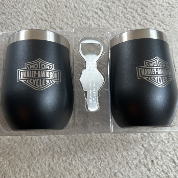 Harley-Davidson - Picture 3 of 5